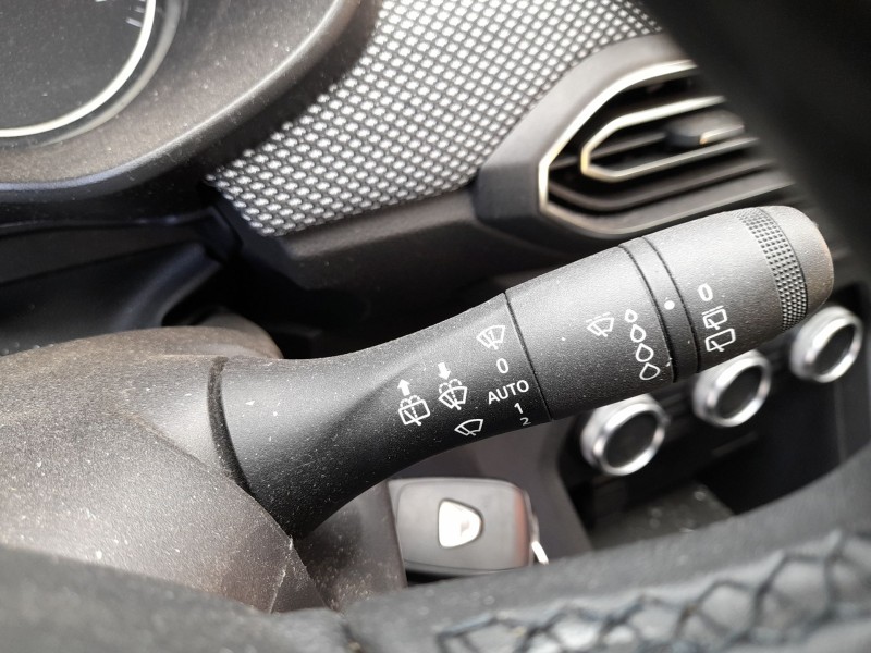 Recambio de mando luces y limpia para dacia sandero iii 1.0 tce 90 referencia OEM IAM   