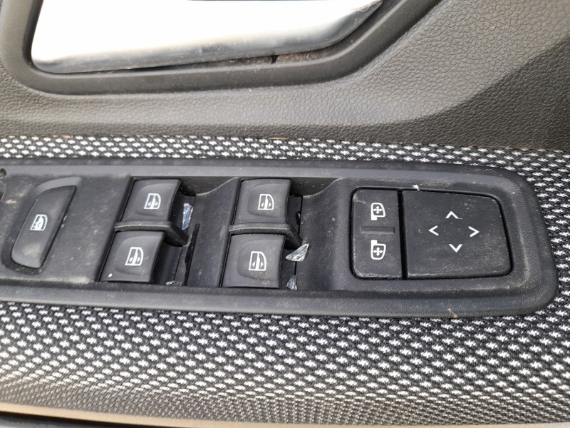 Recambio de mando elevalunas delantero izquierdo para dacia sandero iii 1.0 tce 90 referencia OEM IAM  C/MANDO RETROVISOR 