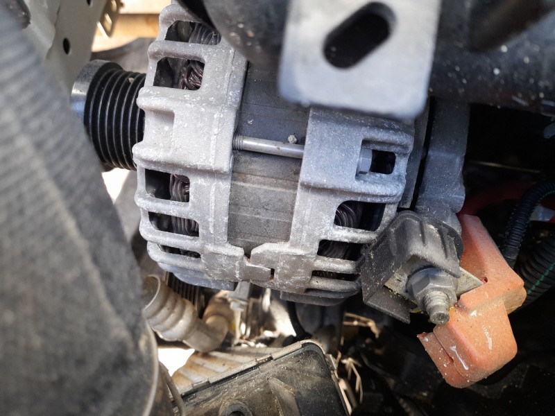 Recambio de alternador para dacia sandero iii 1.0 tce 90 referencia OEM IAM   