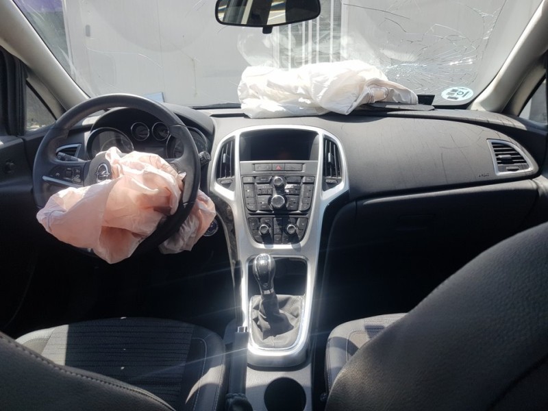 opel astra j lim. del año 2015