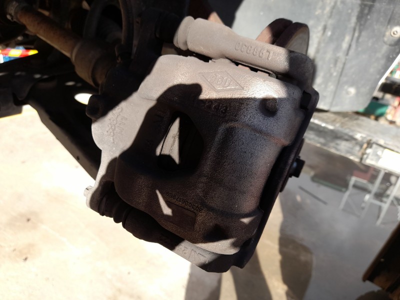 Recambio de pinza freno delantera izquierda para dacia sandero iii 1.0 tce 90 referencia OEM IAM   