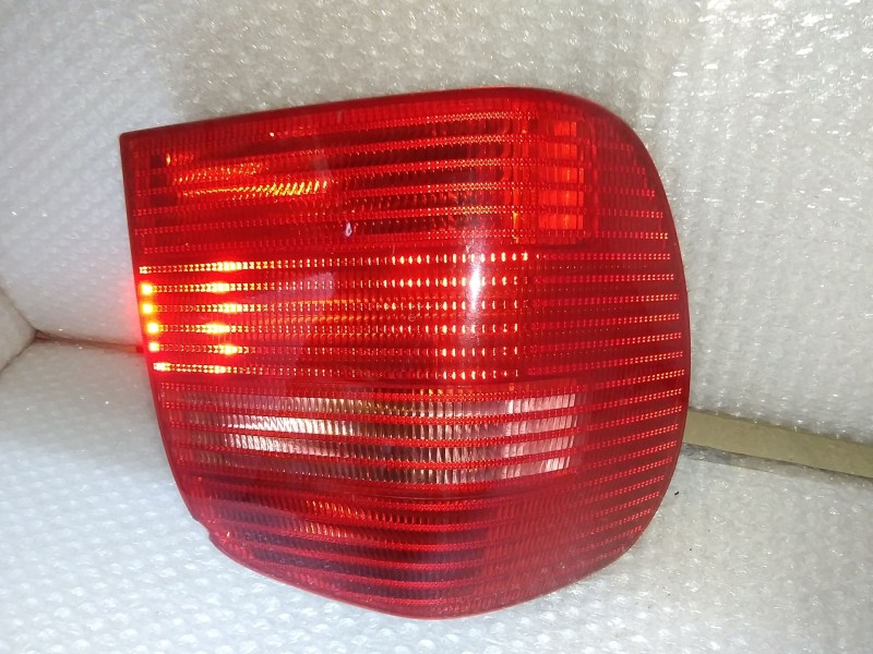 Recambio de piloto trasero derecho para volkswagen polo berlina (6n2) conceptline referencia OEM IAM 6N0945096H  