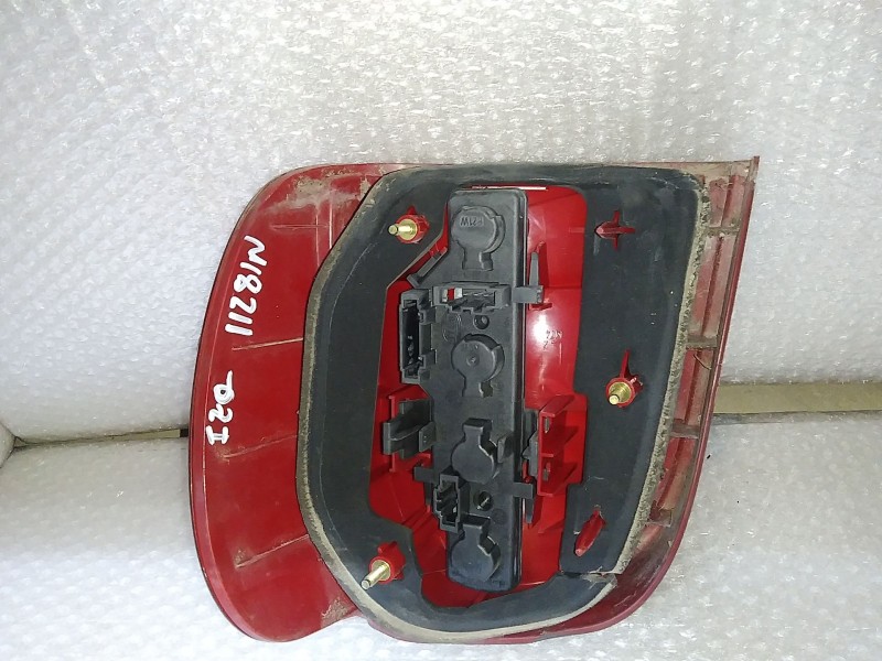 Recambio de piloto trasero derecho para volkswagen polo berlina (6n2) conceptline referencia OEM IAM 6N0945096H  