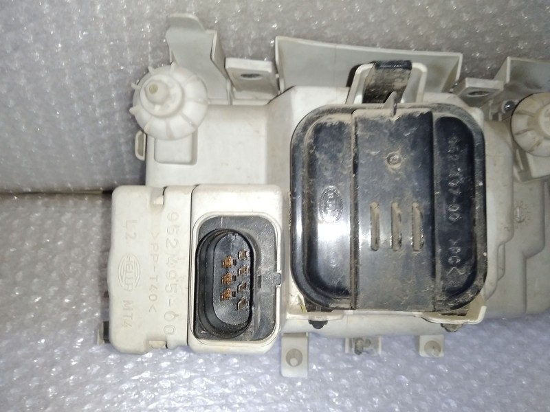 Recambio de faro izquierdo para volkswagen polo berlina (6n1) básico referencia OEM IAM 6N1941015A  