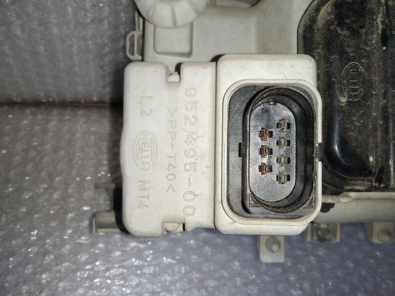 Recambio de faro izquierdo para volkswagen polo berlina (6n1) básico referencia OEM IAM 6N1941015A  