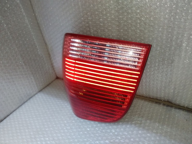 Recambio de piloto trasero izquierdo para volkswagen polo berlina (6n2) conceptline referencia OEM IAM 6N0945095H  TOCADO