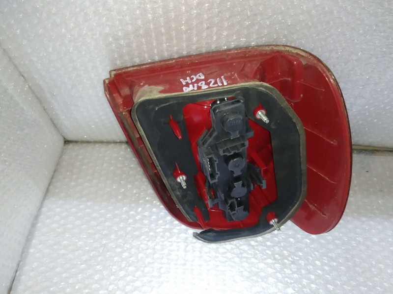 Recambio de piloto trasero izquierdo para volkswagen polo berlina (6n2) conceptline referencia OEM IAM 6N0945095H  TOCADO