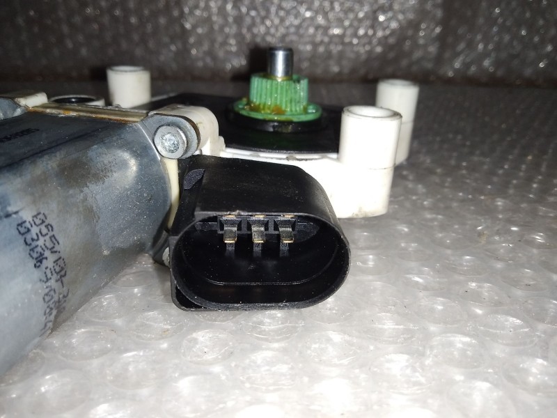 Recambio de motor elevalunas trasero izquierdo para bmw serie 5 berlina (e60) 520d referencia OEM IAM 67626922319 6 PINS 