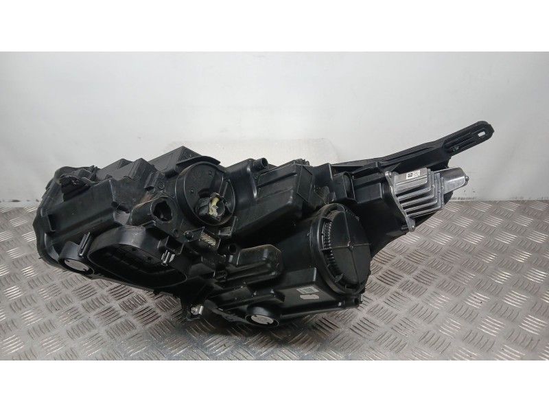 Recambio de faro derecho para opel crossland x / crossland (p17, p2qo) 1.2 (75) referencia OEM IAM 463944839 LED YQ00709880