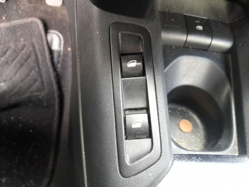 Recambio de mando elevalunas delantero izquierdo para citroën c-elysee (dd_) 1.2 vti 82 referencia OEM IAM   