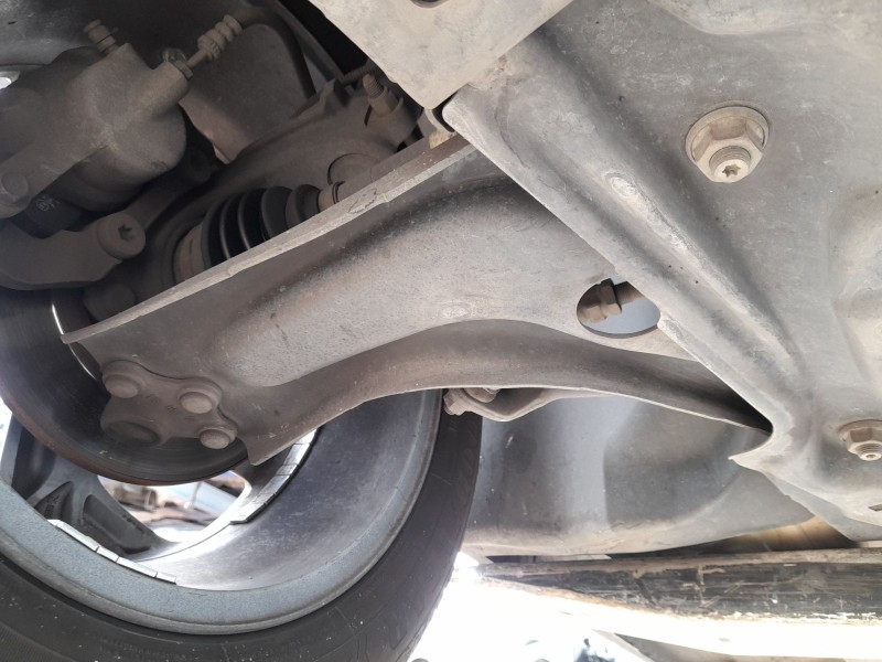 Recambio de brazo suspension inferior delantero derecho para citroën c-elysee (dd_) 1.2 vti 82 referencia OEM IAM   