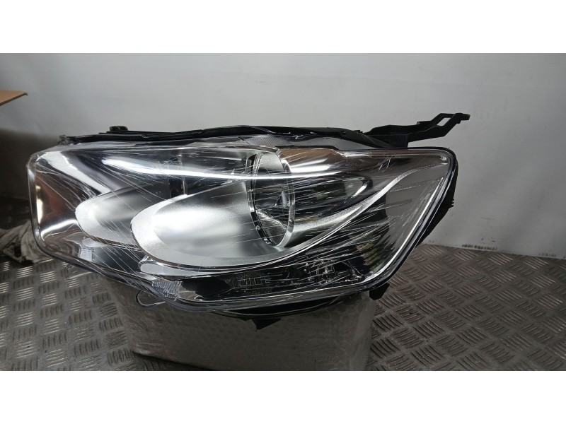Recambio de faro izquierdo para citroën c-elysée referencia OEM IAM 11040511  