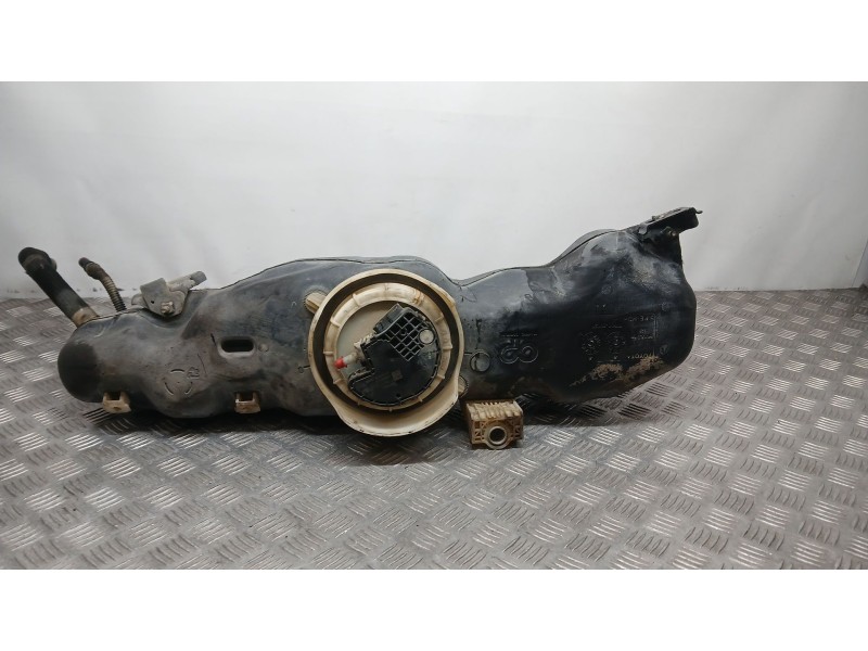 Recambio de deposito adblue para toyota land cruiser prado (_j15_) 2.8 d-4d (gdj150_, gdj155_, gdj150) referencia OEM IAM 778006