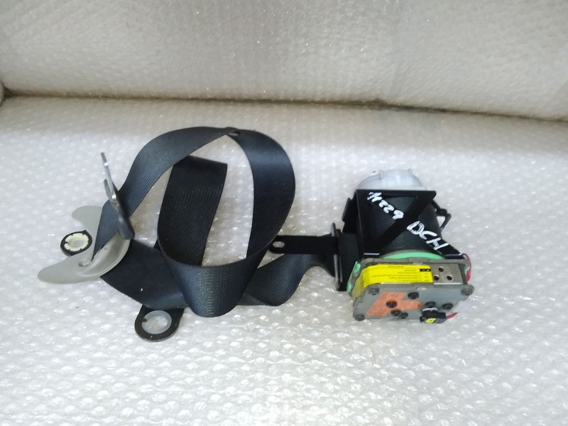 Recambio de pretensor airbag derecho para toyota auris luna referencia OEM IAM   