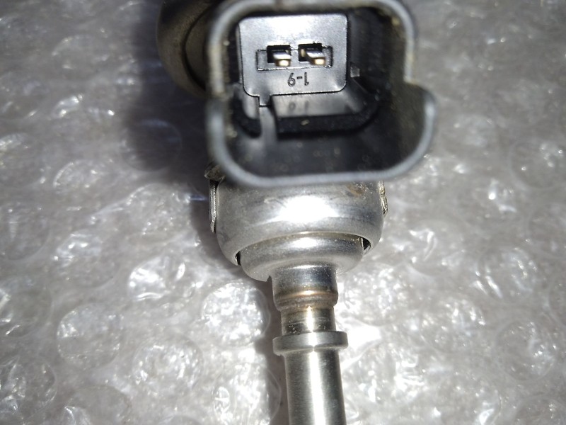 Recambio de inyector adblue para peugeot partner kasten furgon referencia OEM IAM 9813930180  