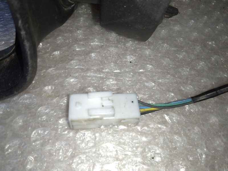 Recambio de retrovisor izquierdo para dacia sandero laureate referencia OEM IAM 963023520R 5 PINS ELECTRICO