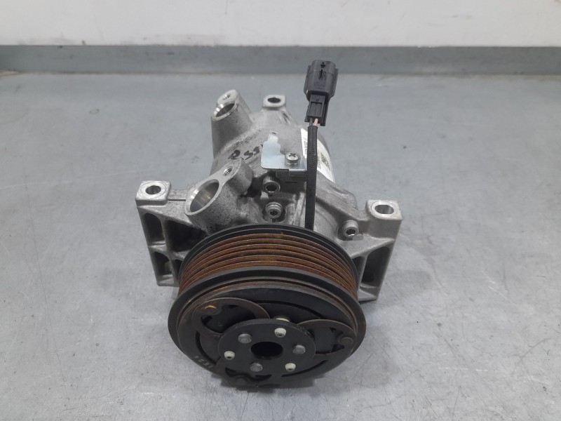Recambio de compresor aire acondicionado para dacia sandero stepway referencia OEM IAM 926008469R  
