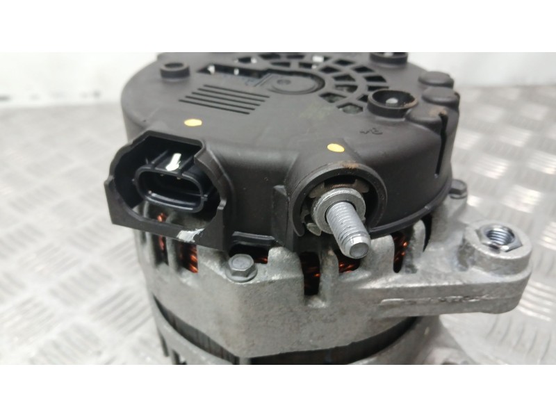 Recambio de alternador para kia cee´d (jd) 1.6 crdi 110 referencia OEM IAM 373002A850 VALEO 2611067