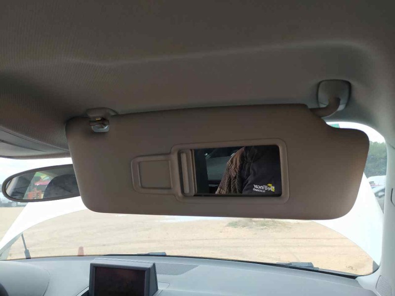 Recambio de parasol derecho para audi a1 (8x) attraction referencia OEM IAM 8K0857552AF  