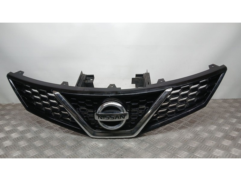 Recambio de rejilla delantera para nissan pulsar hatchback (c13) 1.5 dci referencia OEM IAM 623103ZL1A PATA ROTA 