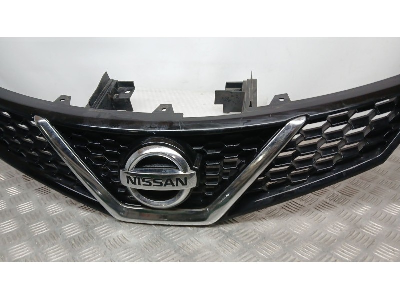 Recambio de rejilla delantera para nissan pulsar hatchback (c13) 1.5 dci referencia OEM IAM 623103ZL1A PATA ROTA 