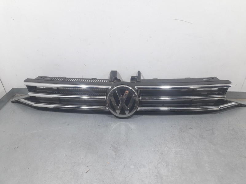 Recambio de rejilla delantera para volkswagen touran (5t1) 1.6 tdi referencia OEM IAM 5TA853655  