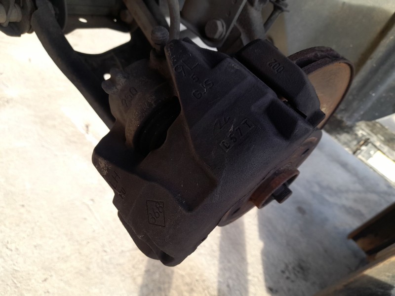 Recambio de pinza freno delantera izquierda para dacia dokker furgoneta/monovolumen 1.5 dci (feaj) referencia OEM IAM   