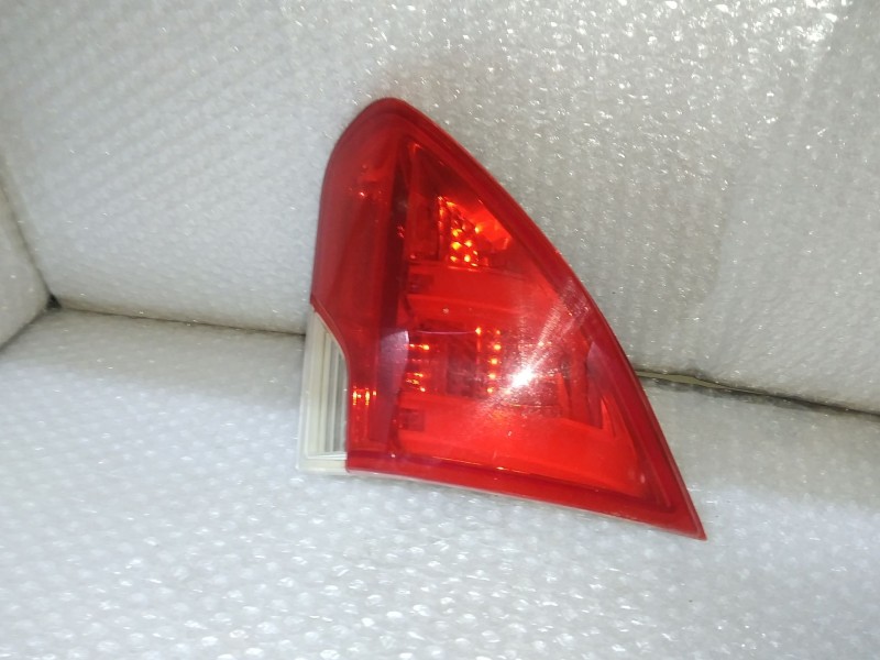 Recambio de piloto trasero derecho para peugeot 2008 (--.2013) active referencia OEM IAM 967804580 TETON ROTO INTERIOR