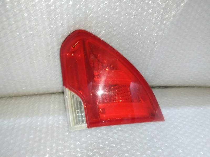 Recambio de piloto trasero derecho para peugeot 2008 (--.2013) active referencia OEM IAM 967804580 TETON ROTO INTERIOR