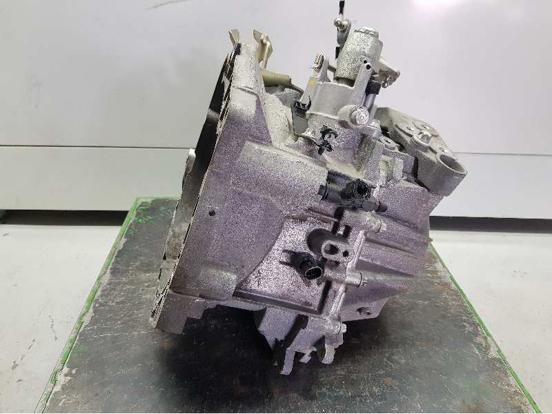 Recambio de caja cambios para opel corsa d enjoy referencia OEM IAM M20O13DI 3722NA 6VELOCIDADES