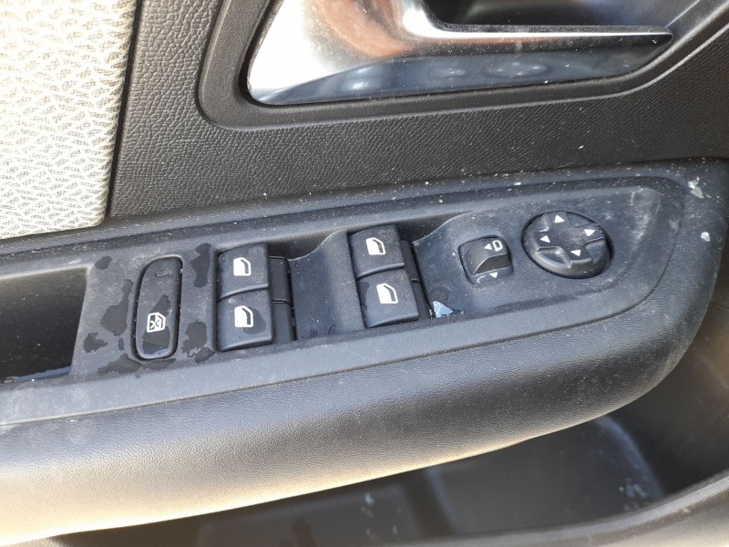 Recambio de mando elevalunas delantero izquierdo para citroën c4 iii (ba_, bb_, bc_) 1.5 bluehdi 130 (bbyhzb) referencia OEM IAM