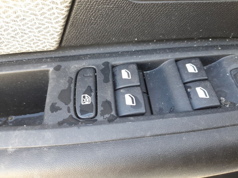 Recambio de mando elevalunas delantero izquierdo para citroën c4 iii (ba_, bb_, bc_) 1.5 bluehdi 130 (bbyhzb) referencia OEM IAM