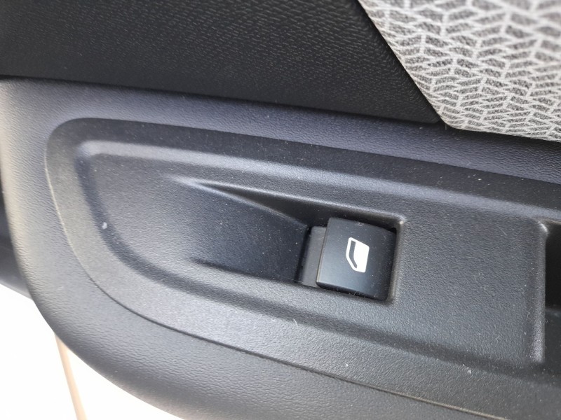 Recambio de mando elevalunas trasero derecho para citroën c4 iii (ba_, bb_, bc_) 1.5 bluehdi 130 (bbyhzb) referencia OEM IAM   