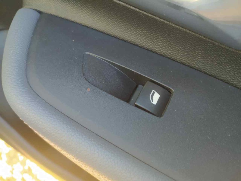 Recambio de mando elevalunas delantero derecho para opel mokka elegance referencia OEM IAM 98044803ZD  