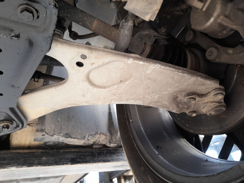 Recambio de brazo suspension inferior delantero izquierdo para citroën c4 iii (ba_, bb_, bc_) 1.5 bluehdi 130 (bbyhzb) referenci