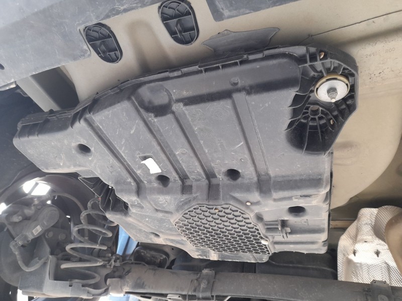 Recambio de deposito adblue para citroën c4 iii (ba_, bb_, bc_) 1.5 bluehdi 130 (bbyhzb) referencia OEM IAM   