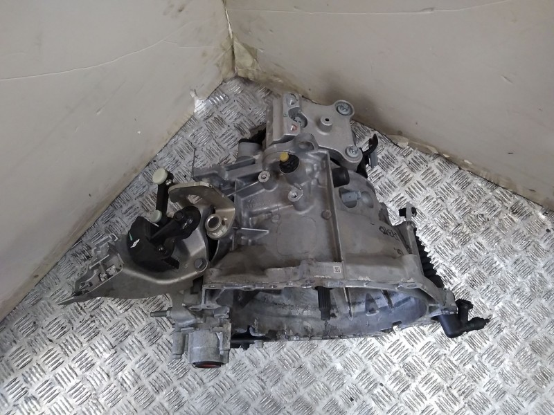 Recambio de caja cambios para citroën c3 iii (sx) 1.5 bluehdi 100 (sxyhyp, sxyhtu) referencia OEM IAM 20V243 6VELOCIDADES 132417