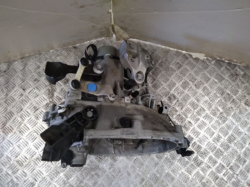 Recambio de caja cambios para peugeot 2008 (--.2013) style referencia OEM IAM 20A705  