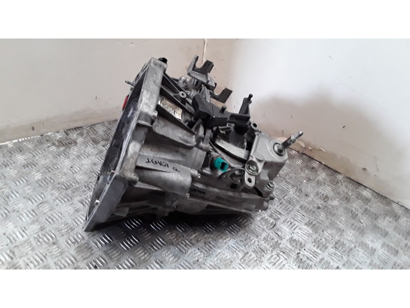 Recambio de caja cambios para nissan pulsar hatchback (c13) 1.5 dci referencia OEM IAM TL4138  6 VELOCIDADES