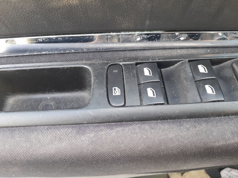 Recambio de mando elevalunas delantero izquierdo para peugeot 5008 (0u_, 0e_) 1.6 bluehdi 120 referencia OEM IAM  C/MANDO RETROV