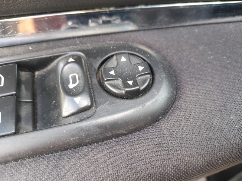 Recambio de mando elevalunas delantero izquierdo para peugeot 5008 (0u_, 0e_) 1.6 bluehdi 120 referencia OEM IAM  C/MANDO RETROV