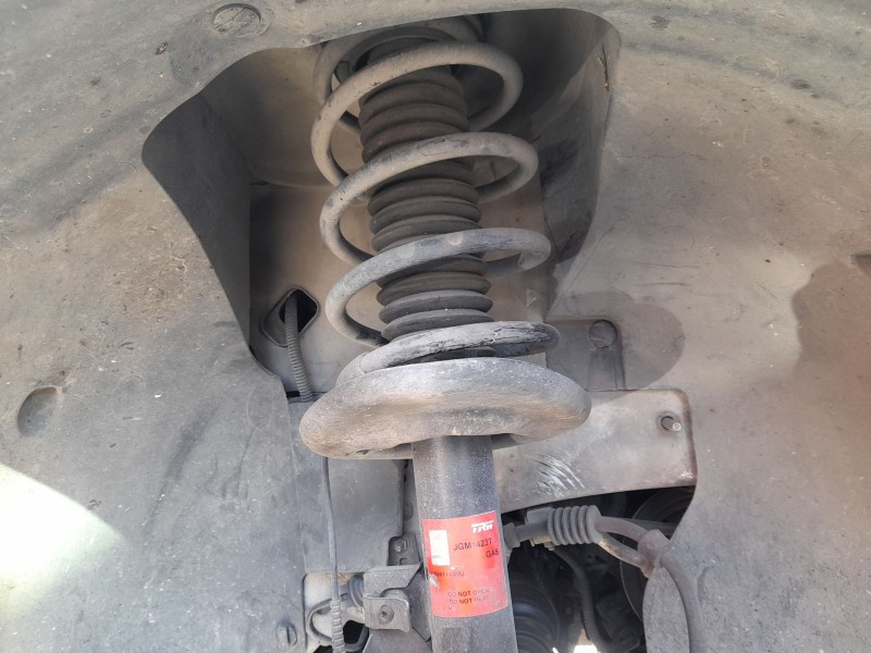 Recambio de amortiguador delantero derecho para peugeot 5008 (0u_, 0e_) 1.6 bluehdi 120 referencia OEM IAM   