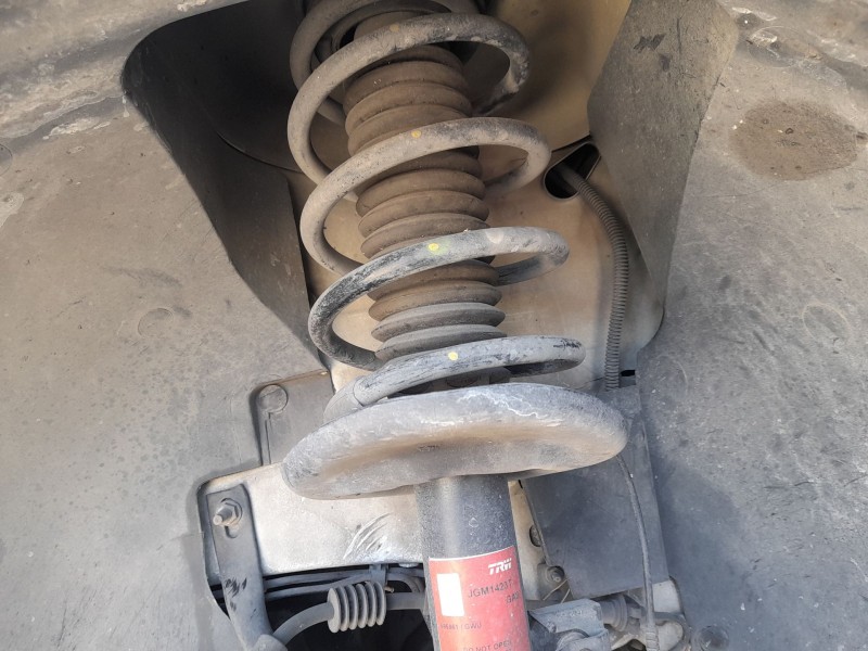 Recambio de amortiguador delantero izquierdo para peugeot 5008 (0u_, 0e_) 1.6 bluehdi 120 referencia OEM IAM   