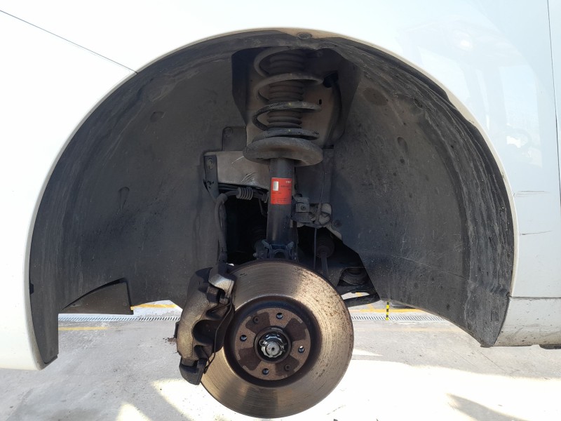 Recambio de plastico pase rueda del. izq. para peugeot 5008 (0u_, 0e_) 1.6 bluehdi 120 referencia OEM IAM   