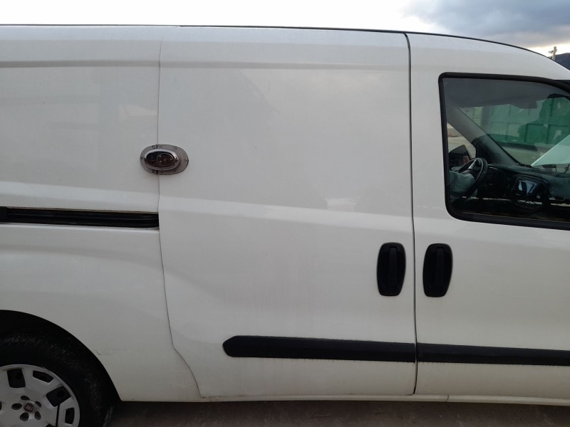 Recambio de puerta lateral corredera derecha para fiat doblo cargo (263_) 1.4 natural power referencia OEM IAM   