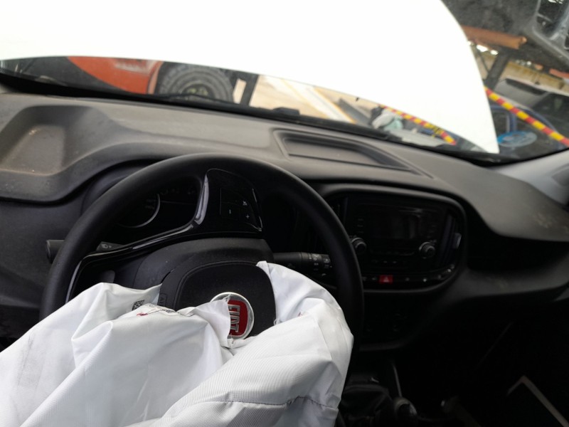 Recambio de salpicadero para fiat doblo cargo (263_) 1.4 natural power referencia OEM IAM  C/PRETENSORES 