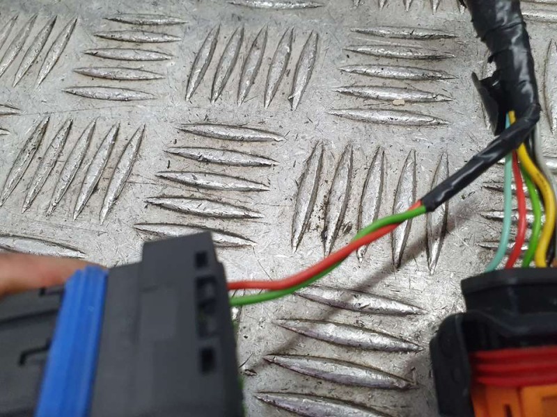 Recambio de retrovisor izquierdo para peugeot 508 active referencia OEM IAM SIN REF  ELECTRICO 8 Y 2 CABLES