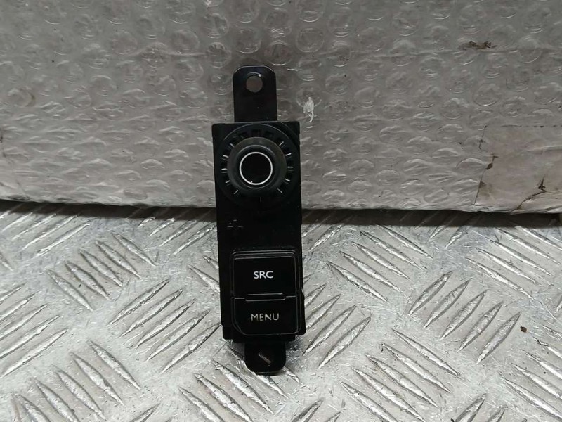 Recambio de mando radio para peugeot 208 style referencia OEM IAM 98097243XU  Y GPS