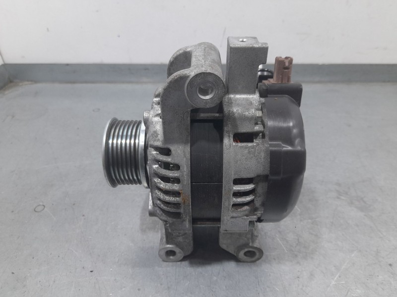 Recambio de alternador para toyota auris active referencia OEM IAM 270600R090 MS1042113140 DENSO