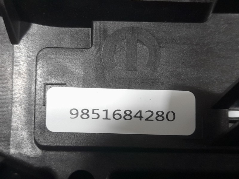 Recambio de sistema navegacion gps para opel corsa f gs referencia OEM IAM 9851684280 A0067A01 